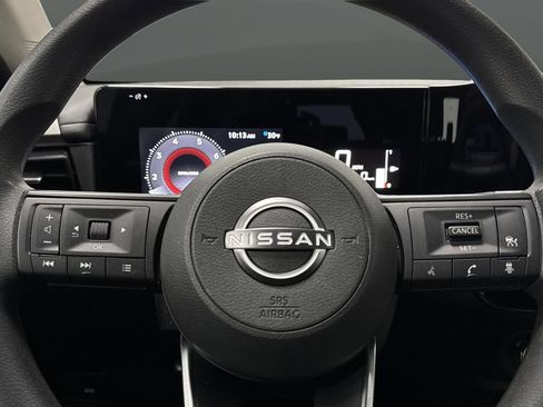 Used 2025 Nissan Kicks S image 14