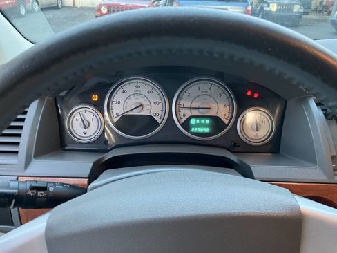 Used 2008 Chrysler Town & Country LX image 26