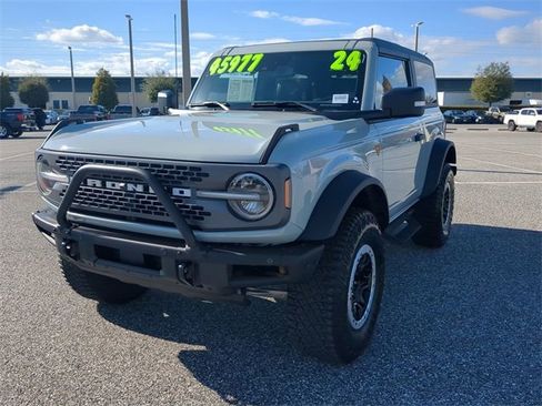 Used 2024 Ford Bronco Badlands image 8