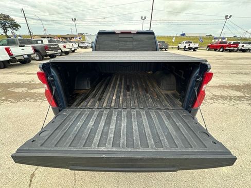 Used 2022 Chevrolet Silverado 1500 LT Trail Boss w/ LT Trail Boss Premium Package AWD/4WD image 9