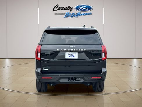 New 2025 Ford Expedition Active image 10