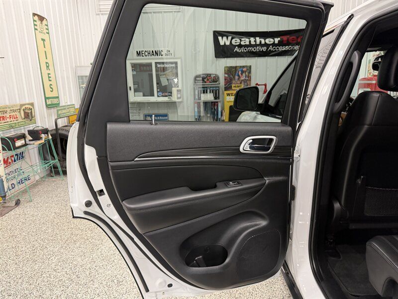 Used 2022 Jeep Grand Cherokee Limited w/ Trailer Tow Group IV AWD/4WD image 27