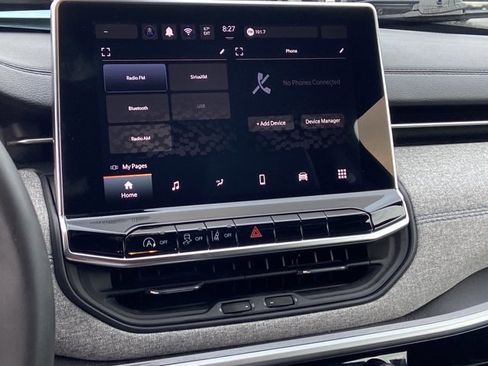 Used 2024 Jeep Compass Latitude image 37