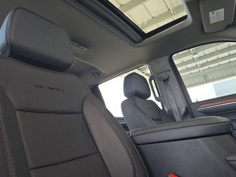 Used 2024 GMC Sierra 1500 Denali w/ Denali Reserve Package AWD/4WD image 18