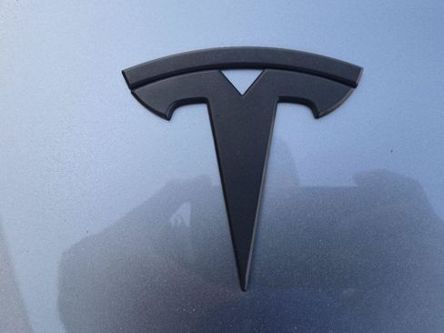 Used 2024 Tesla Model Y 2WD image 9