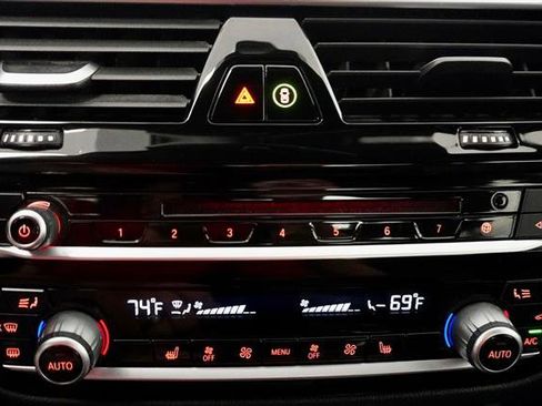 Used 2019 BMW 530e w/ Convenience Package image 17