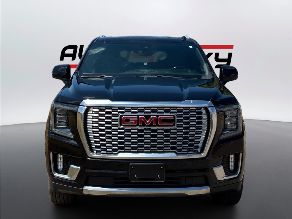 Used 2022 GMC Yukon Denali w/ Advanced Technology Package AWD/4WD image 2