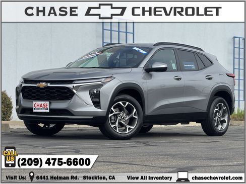 Used 2025 Chevrolet Trax LT image 1