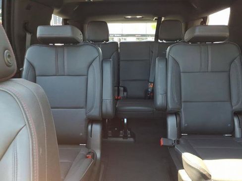 Used 2021 Chevrolet Tahoe RST w/ Luxury Package AWD/4WD image 32