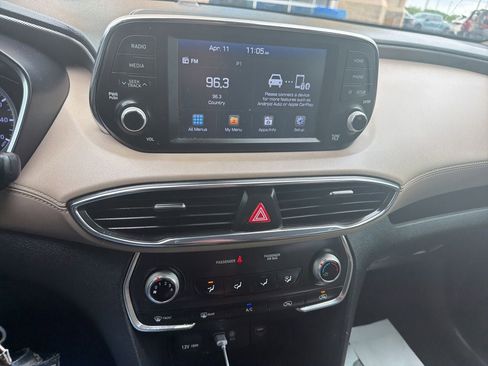 Used 2019 Hyundai Santa Fe SE image 7