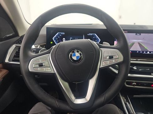 Used 2026 BMW X7 xDrive40i AWD/4WD image 16