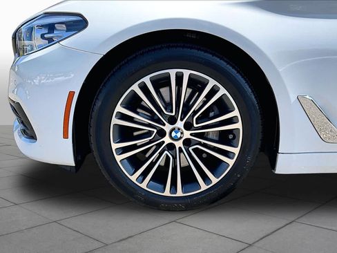 Used 2018 BMW 530i w/ Premium Package RWD image 10