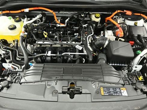 Certified 2024 Ford Escape Base w/ PHEV Premium Package image 31