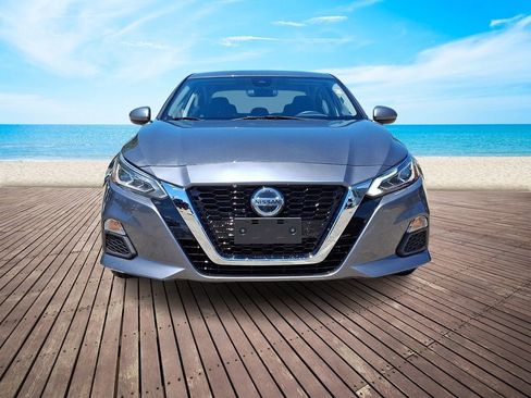 Used 2021 Nissan Altima 2.5 SV FWD image 2