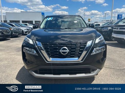 Used 2023 Nissan Rogue SV AWD/4WD image 3