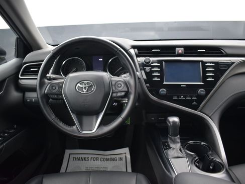 Used 2020 Toyota Camry SE image 14