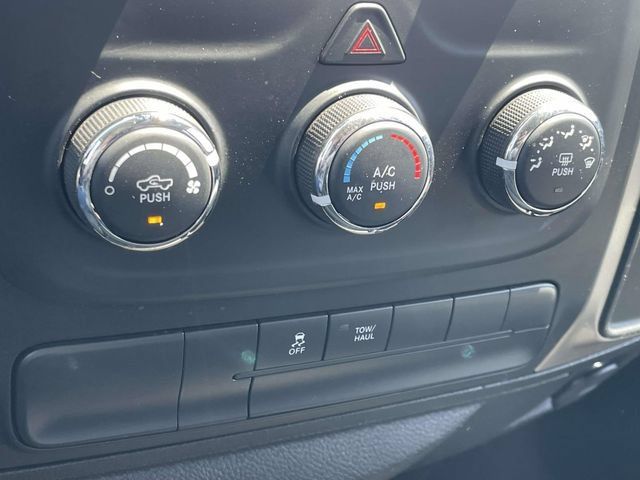 Used 2019 RAM 1500 Classic SLT AWD/4WD image 16