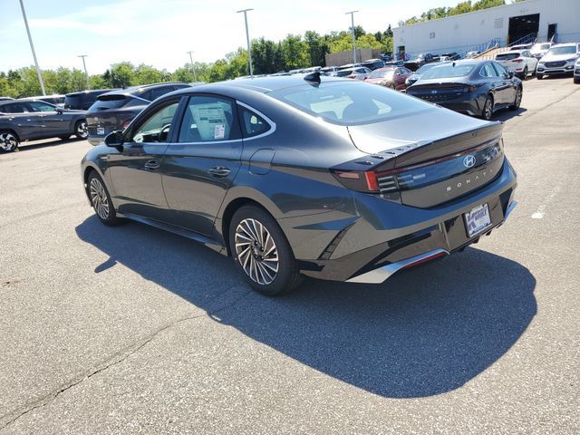 New 2026 Hyundai Sonata SEL FWD image 3