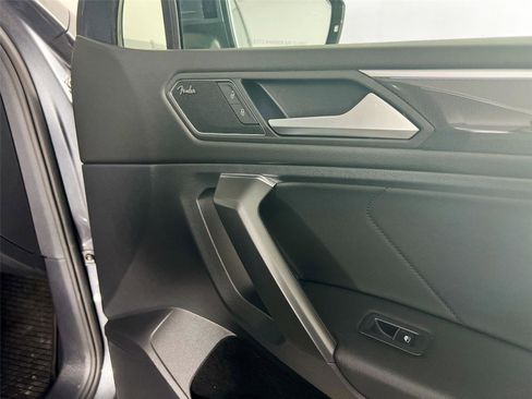 Used 2021 Volkswagen Tiguan SEL Premium R-Line image 28