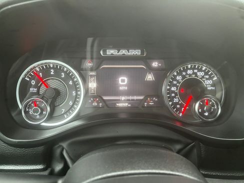 Used 2025 RAM 1500 Laramie image 25