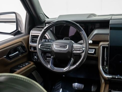 Used 2025 GMC Yukon Denali Ultimate image 13