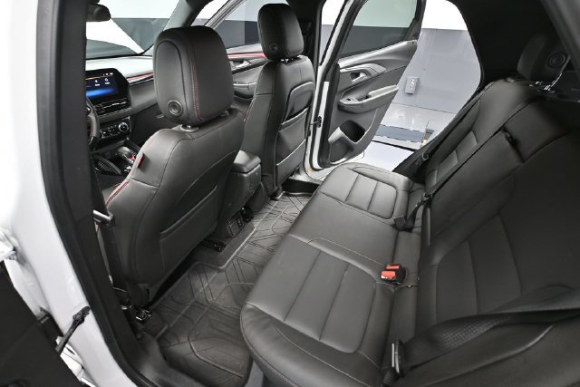 Used 2025 Chevrolet TrailBlazer RS w/ Convenience Package FWD image 28