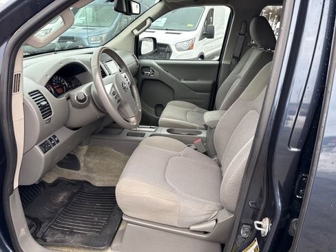 Used 2017 Nissan Frontier SV w/ SV Value Truck Package image 16