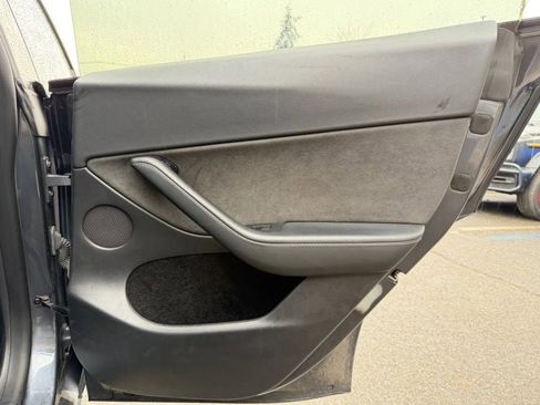 Used 2022 Tesla Model Y Performance image 24