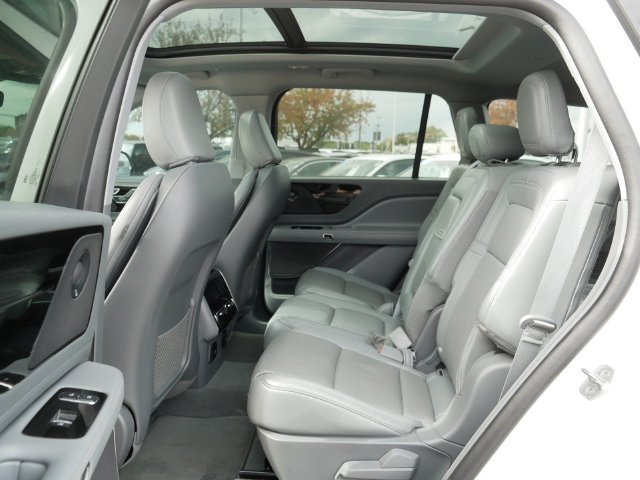Used 2021 Lincoln Aviator Reserve w/ Elements Package Plus AWD/4WD image 17