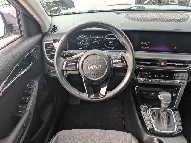 Used 2024 Kia Seltos X-Line AWD/4WD image 16