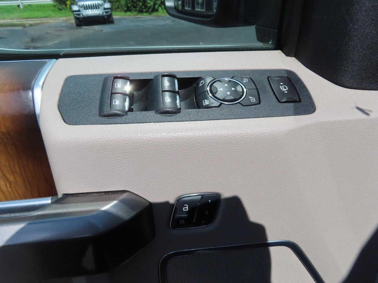 Used 2018 Ford F350 Limited AWD/4WD image 25