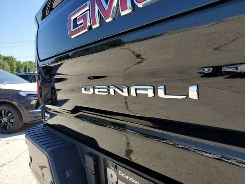 New 2026 GMC Sierra 2500 Denali w/ Denali Reserve Package AWD/4WD image 9