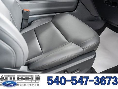 New 2026 Ford Expedition Active image 41