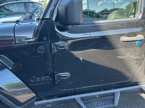 Used 2021 Jeep Gladiator Sport AWD/4WD image 4