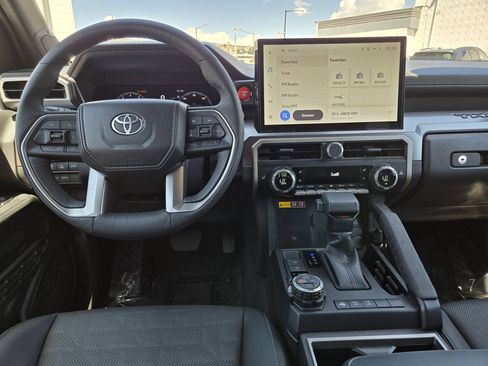 Used 2024 Toyota Tacoma TRD Off-Road w/ TRD Off Road Premium Package AWD/4WD image 28