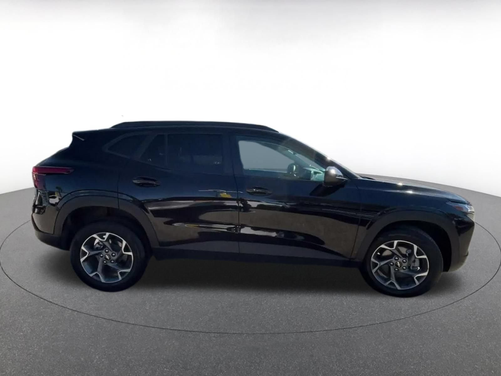 Used 2025 Chevrolet Trax LT w/ LT Convenience Package FWD image 15