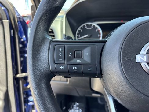 Used 2022 Nissan Rogue SV FWD image 25