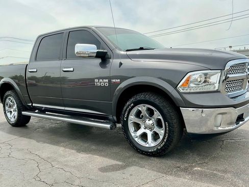 Used 2017 RAM 1500 Laramie w/ Convenience Group image 6