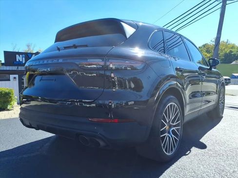Used 2021 Porsche Cayenne S image 2