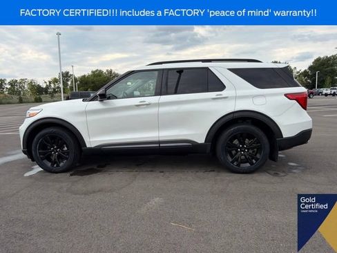 Used 2023 Ford Explorer XLT w/ Equipment Group 202A AWD/4WD image 18