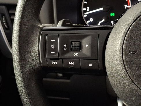 Used 2023 Nissan Rogue SV image 19