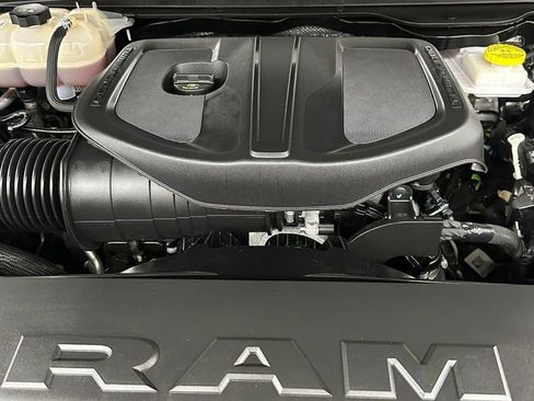 Used 2025 RAM 1500 Laramie w/ Sport Appearance Package AWD/4WD image 7