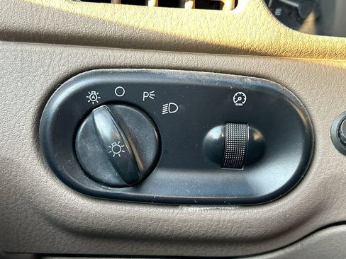 Used 2002 Ford Explorer XLT RWD image 18
