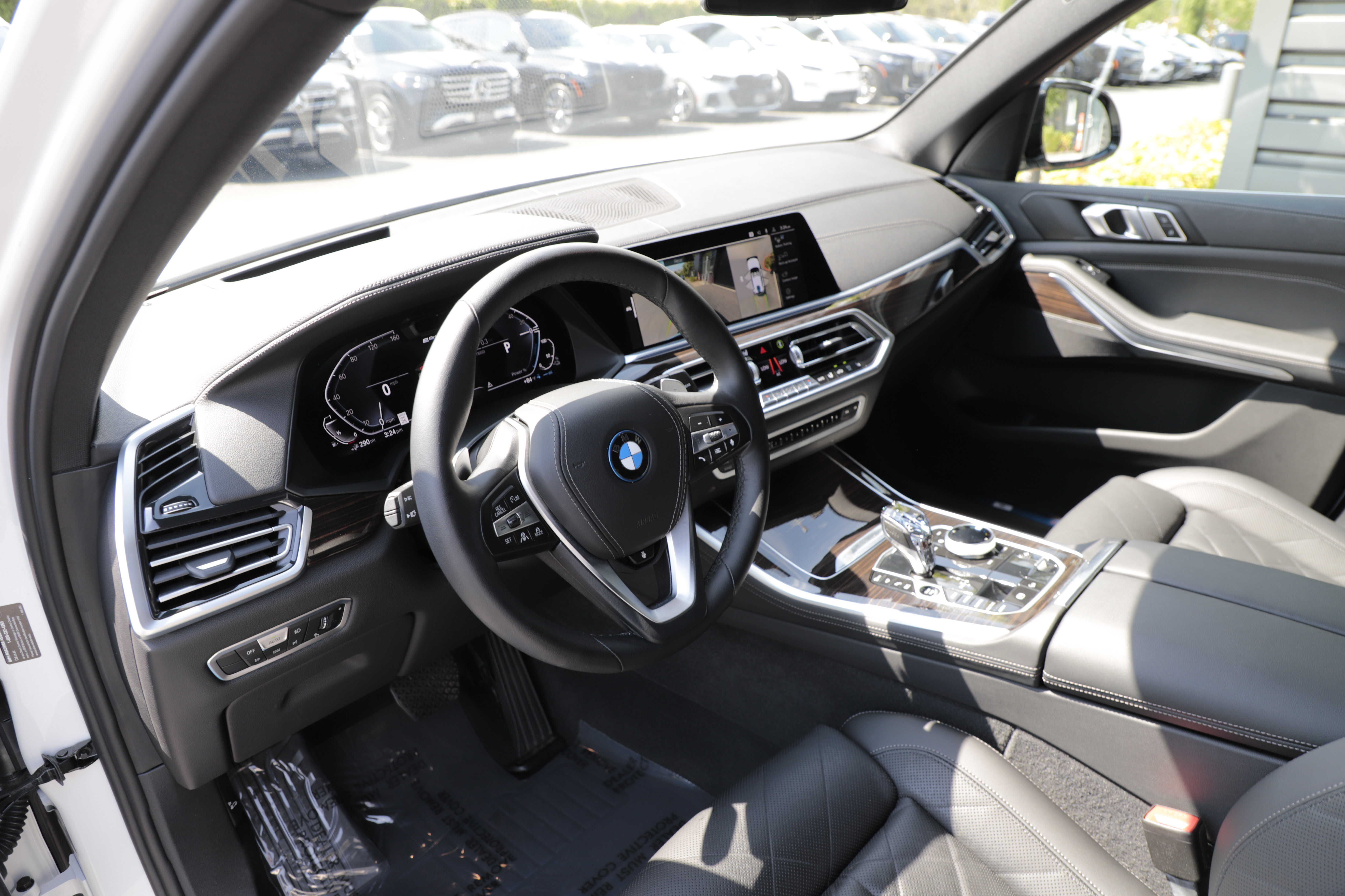 Used 2023 BMW X5 xDrive45e w/ Executive Package AWD/4WD image 17