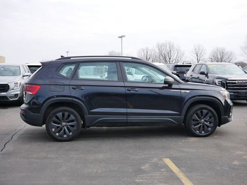 Used 2024 Volkswagen Taos S image 8