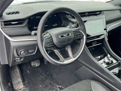 New 2026 Jeep Grand Cherokee Altitude image 14