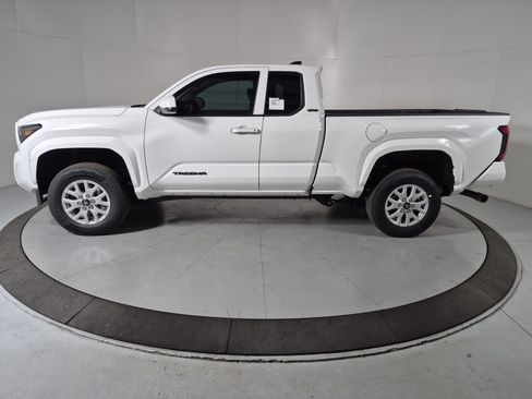 New 2026 Toyota Tacoma SR5 image 2
