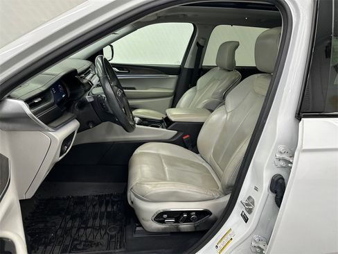 Used 2021 Jeep Grand Cherokee L Overland w/ Advanced Protech Group III image 9