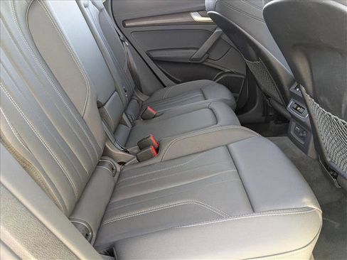 Certified 2025 Audi Q5 2.0T Premium Plus image 19