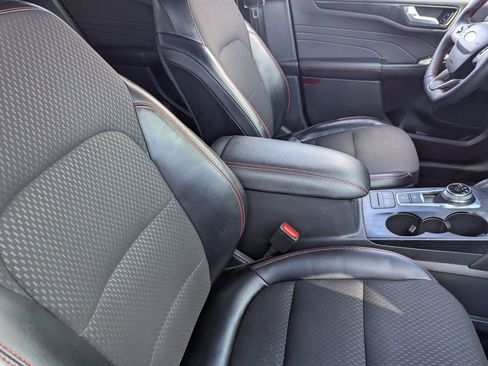 Certified 2024 Ford Escape ST-Line image 10